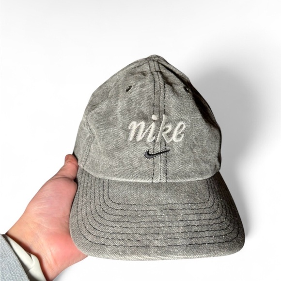 Vintage Nike grey baseball cap with embroidered logo ⏹️ main image 4